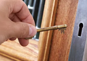 Super Locksmith Service Hawaiian Gardens, CA 562-263-5459 - change-locks-service